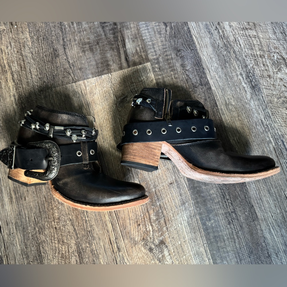 Freebird by Steven Black Saloon Leather Ankle Boots